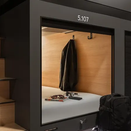 Zedwell Capsule Hotel Piccadilly Circus-3